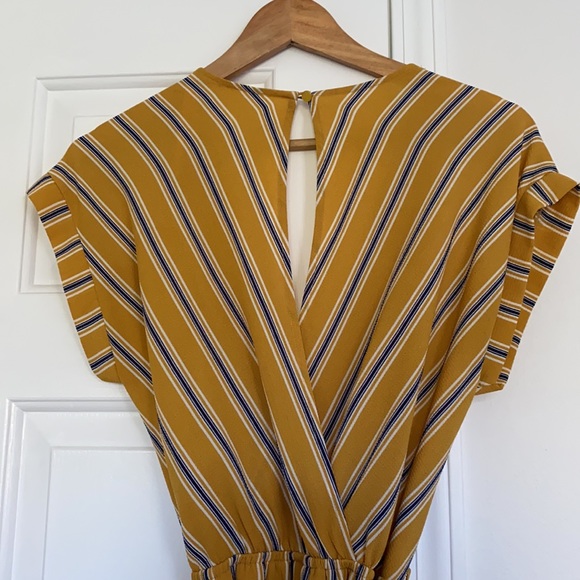 Monteau mustard stripped yellow jumpsuit. - Picture 3 of 8